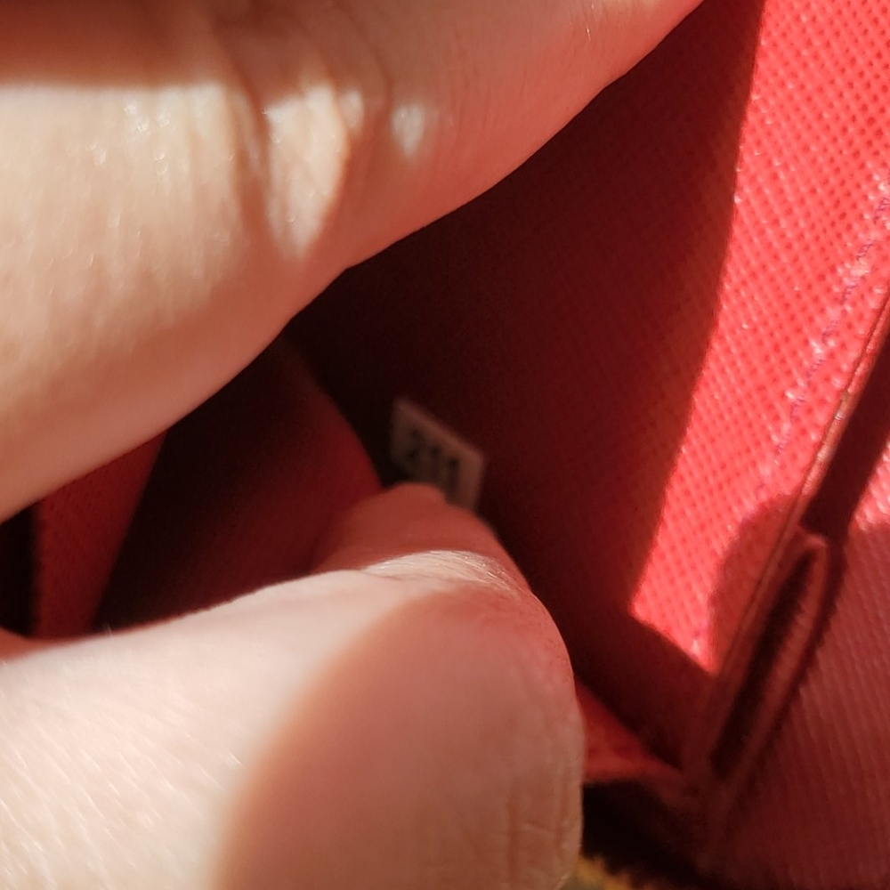 PRADA coin purse - Picture 10 of 16